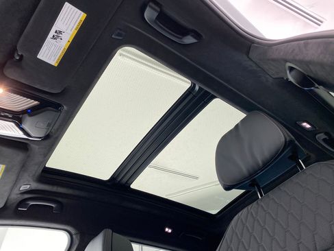 New 2026 BMW X7 M60i image 15