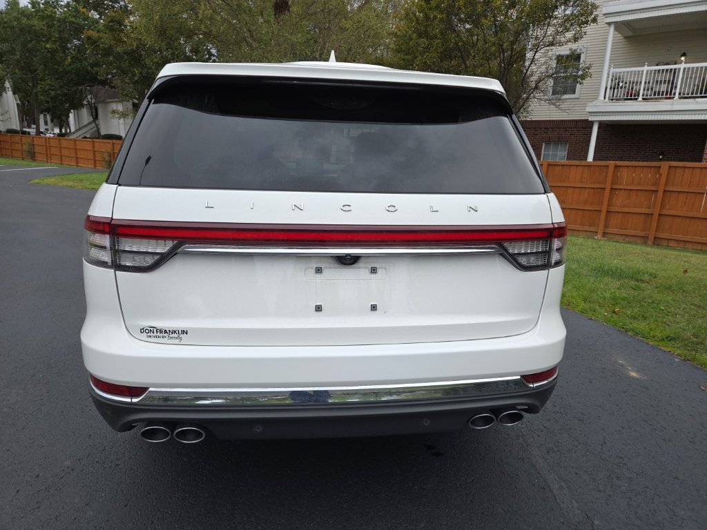 Used 2024 Lincoln Aviator AWD w/ Premium Package image 4