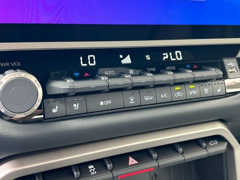 New 2026 Toyota Tundra Limited AWD/4WD image 14