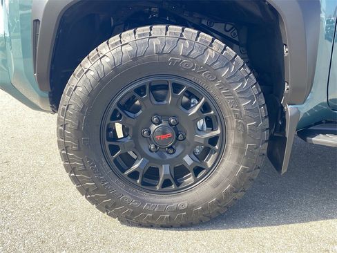 Certified 2025 Toyota 4Runner TRD Off-Road Premium image 12