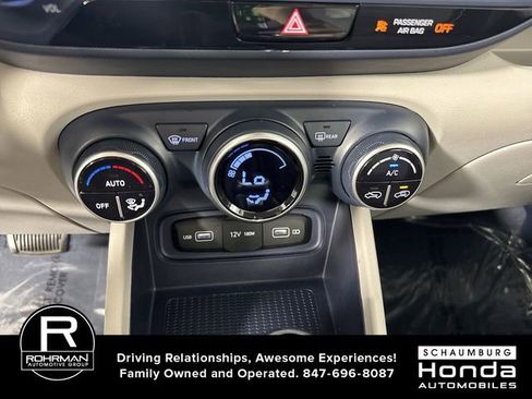 Used 2022 Hyundai Venue Limited FWD image 9