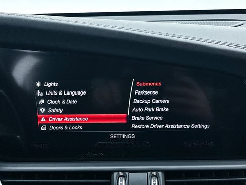 Used 2018 Alfa Romeo Giulia Quadrifoglio w/ Driver Assist Dynamic Package image 25