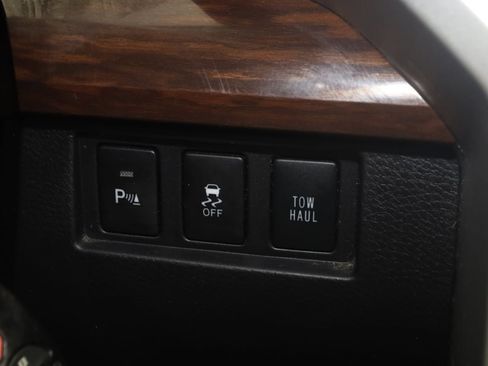 Used 2014 Toyota Tundra Limited w/ Limited Premium Package image 27