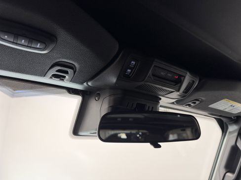 Used 2024 Jeep Wrangler Sport S image 8