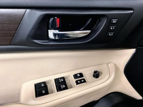 Used 2017 Subaru Legacy 2.5i Limited image 34