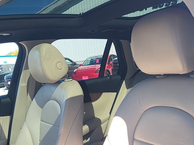 Used 2018 Mercedes-Benz GLC 300 4MATIC image 7