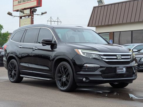 Used 2016 Honda Pilot Touring image 5