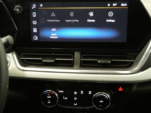Used 2025 Chevrolet Trax LT FWD image 20