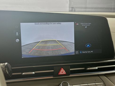 Used 2025 Hyundai Elantra SEL FWD image 23