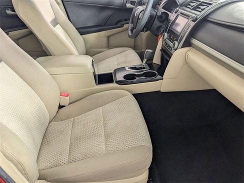 Used 2014 Toyota Camry SE image 27