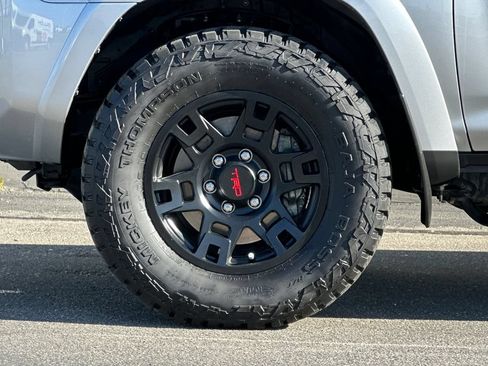 Used 2024 Toyota 4Runner TRD Off-Road Premium w/ Off Road Premium Plus Package AWD/4WD image 28