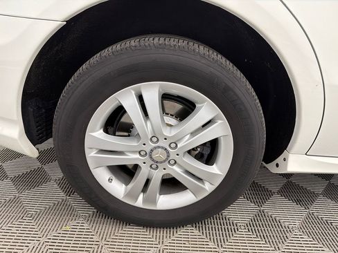 Used 2009 Mercedes-Benz R 350 4MATIC image 18