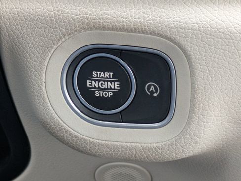 Used 2021 Mercedes-Benz GLS 580 4MATIC image 15