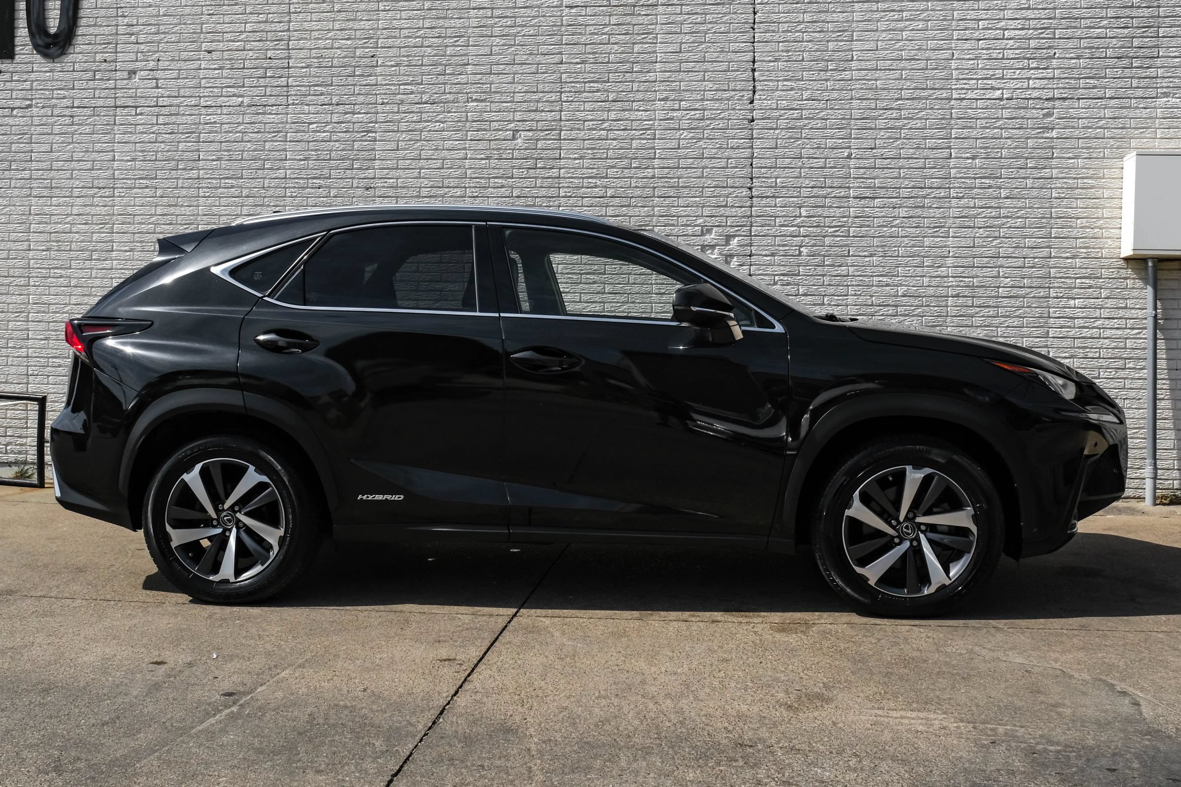Used 2018 Lexus NX 300h AWD w/ Luxury Package image 7