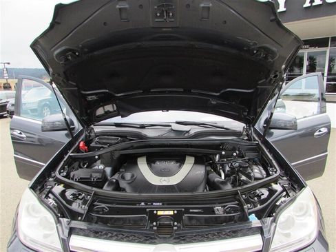 Used 2012 Mercedes-Benz GL 550 4MATIC image 48