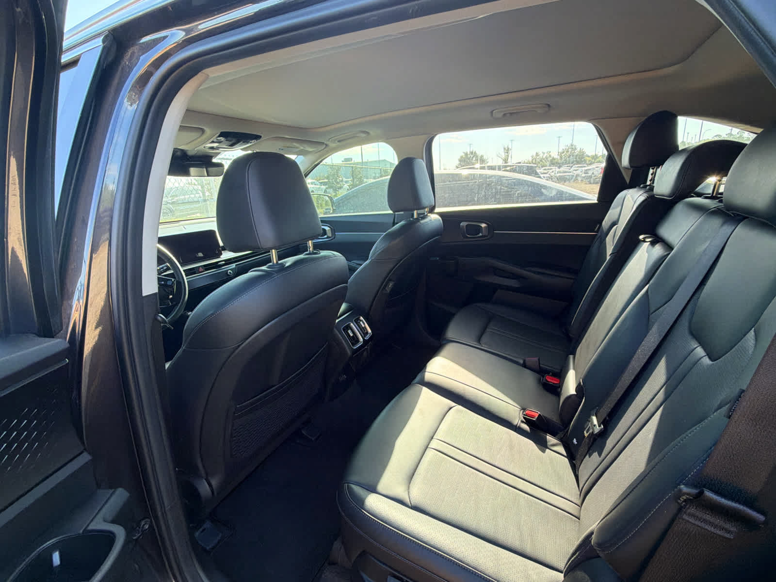 Used 2025 Kia Sorento S w/ Panoramic Sunroof Package FWD image 10