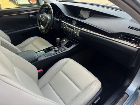 Used 2013 Lexus ES 350 w/ Premium Pkg FWD image 21