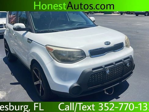 Used 2015 Kia Soul FWD image 1