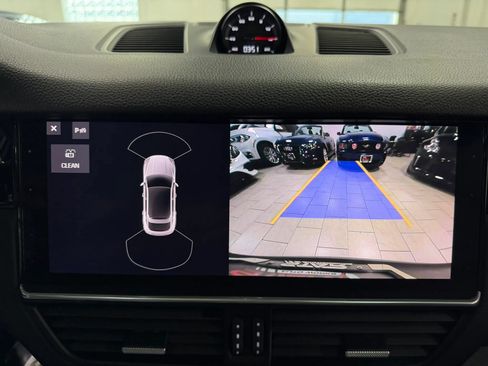 Used 2021 Porsche Cayenne Coupe AWD/4WD image 20