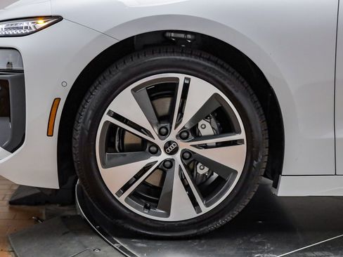 New 2025 Audi A6 e-tron Premium Plus RWD image 12