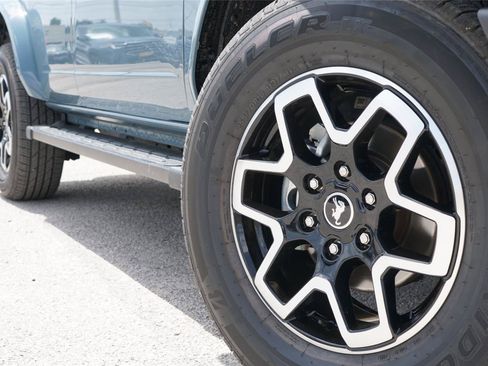 Certified 2022 Ford Bronco Outer Banks AWD/4WD image 2