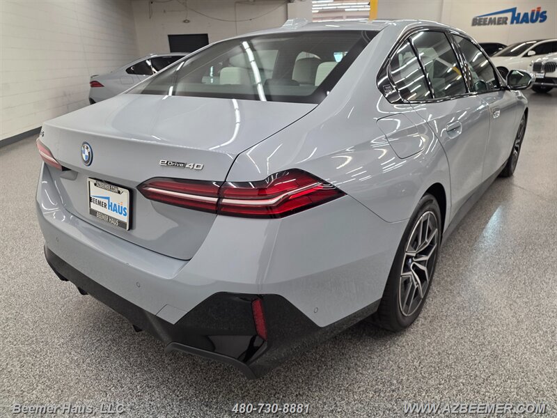 Used 2024 BMW i5 eDrive40i w/ M Sport Package RWD image 10
