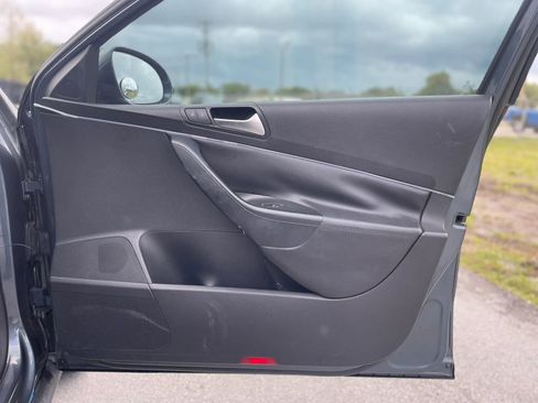 Used 2009 Volkswagen Passat Komfort FWD image 27