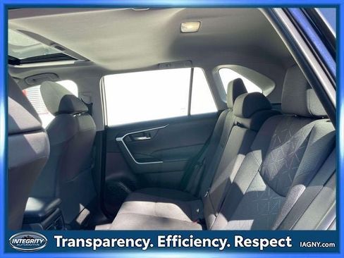 Used 2022 Toyota RAV4 XLE w/ Convenience Package AWD/4WD image 12
