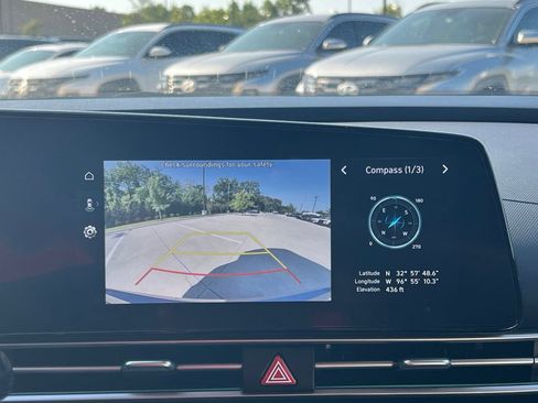 Used 2025 Hyundai Elantra SEL FWD image 32