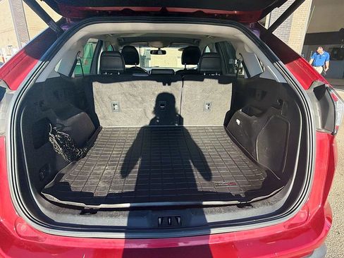 Used 2017 Ford Edge Titanium w/ Technology Package FWD image 12