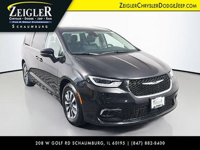 Used 2023 Chrysler Pacifica Touring-L