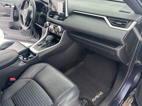 Used 2021 Toyota RAV4 XSE image 39