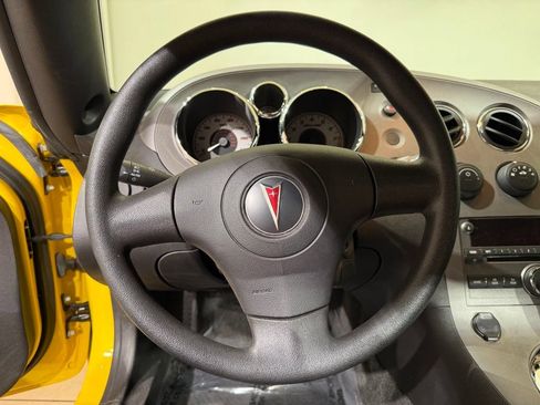 Used 2007 Pontiac Solstice Convertible w/ Preferred Package RWD image 18
