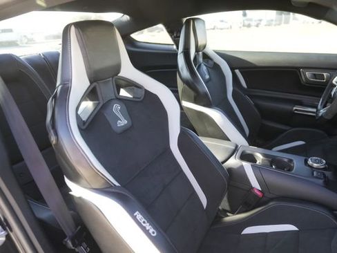 Used 2022 Ford Mustang Shelby GT500 w/ Technology Package image 15