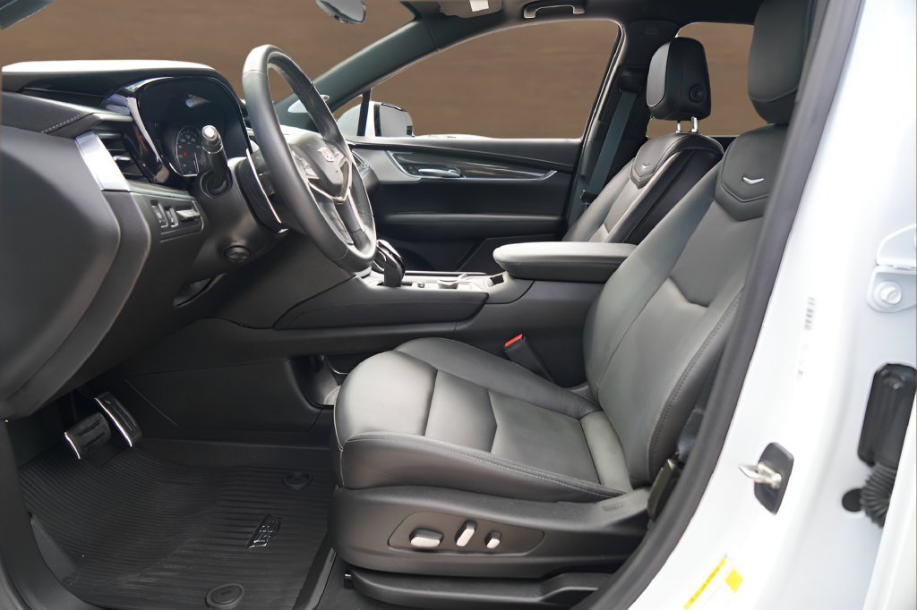 Used 2024 Cadillac XT5 Sportv w/ Technology Package AWD/4WD image 10