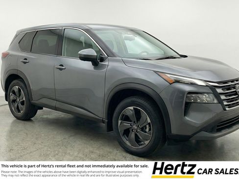 Used 2025 Nissan Rogue SV image 1