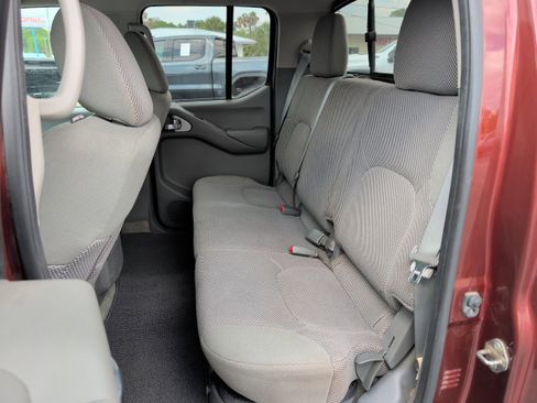 Used 2016 Nissan Frontier SV RWD image 18