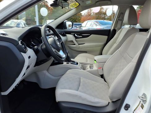 Certified 2022 Nissan Rogue Sport SV w/ Technology Package image 11