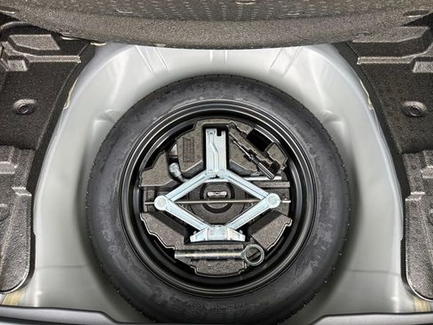 Used 2025 Subaru Forester Premium image 33