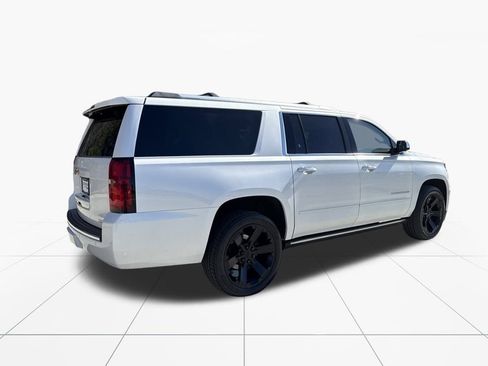 Used 2020 Chevrolet Suburban Premier image 9