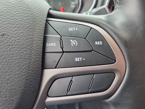 Used 2020 Jeep Cherokee Limited image 32