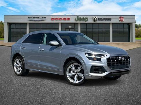 Used 2022 Audi Q8 Premium Plus AWD/4WD image 2