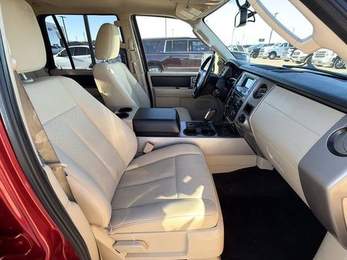 Used 2017 Ford Expedition XLT image 11