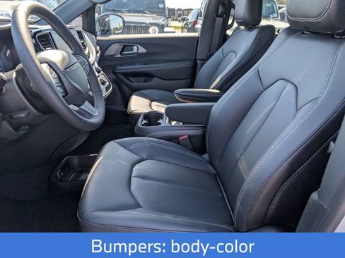 New 2027 Chrysler Pacifica Select FWD image 16