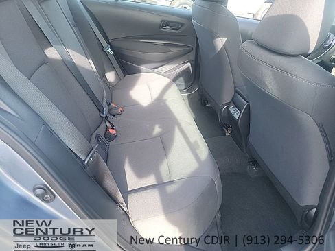 Used 2025 Toyota Corolla LE image 18