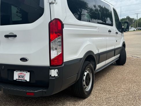 Used 2018 Ford Transit 150 XL RWD image 4