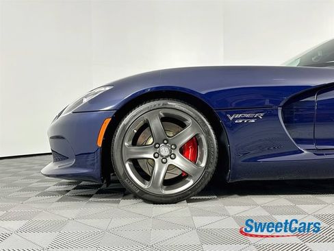 Used 2016 Dodge Viper GTS RWD image 40