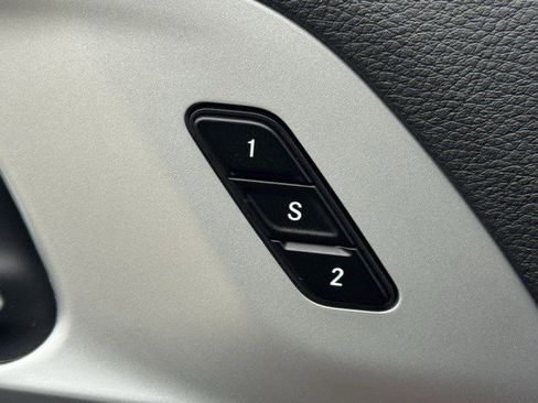 New 2026 Chrysler Pacifica Limited image 10