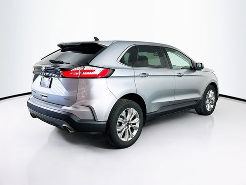 Used 2024 Ford Edge Titanium image 9