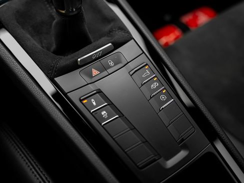 Used 2018 Porsche 911 Carrera RWD image 48